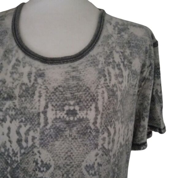 Free People Animal Print Snakeskin Tourist Tee Size Small - Picture 4 of 9